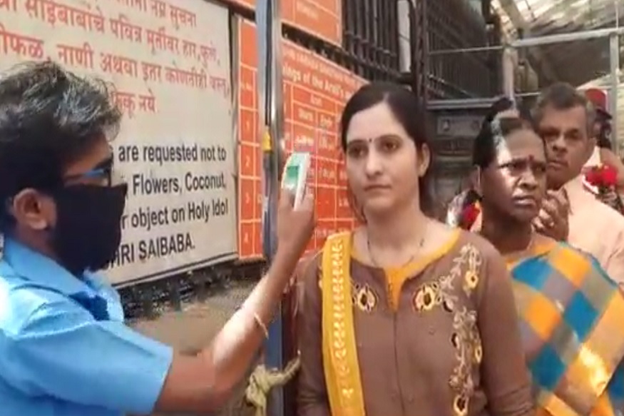 महाराष्ट्रात कोरोनाचा शिरकाव झाल्यानंतर शिर्डीतील साईमंदिरावरही झाला परिणाम