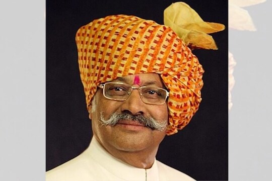 कोरोनाच्या दहशतीमुळे महाराष्ट्रातील 44 नागरिक इराणमध्ये अडकले, श्रीनिवास पाटलांनी लिहिलं PM मोदींना पत्र