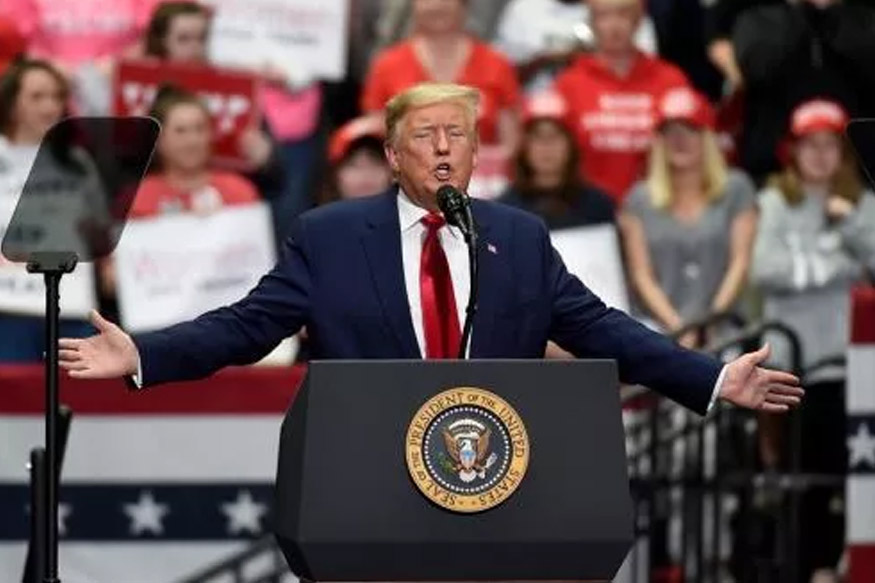 'कोरोनामुळे 1 लाख लोकं मेली तरी ही आपली चांगली कामगिरी', ट्रम्प यांच्या वक्तव्याने खळबळ