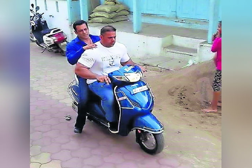 सलमान खानच्या भाच्याचं निधन, फुफ्फुसात पाणी झाल्यानं कोरोनाची तपासणी करण्यासाठी पाठवले सँपल