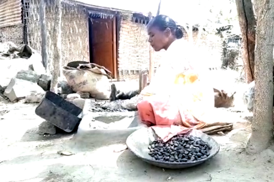 पोटाची खळगी भरण्यासाठी महिला करतात घातक काम.. चेहरा असा झाला विद्रुप