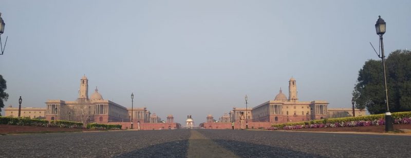 कोरोना व्हायरसचा प्रादूर्भाव रोखण्यासाठी आज जनतेनं कर्फ्यू पाळण्याचं आवाहन पंतप्रधान नरेंद्र मोदी यांनी केलं होतं. त्यानुसार आज देशभरात कर्फ्यू पाळला जात आहे.