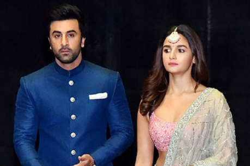 ऋषी कपूर यांच्या योगा Video वर आलियाची कमेंट, चाहते म्हणतात; 'कपूर घराण्याची...'