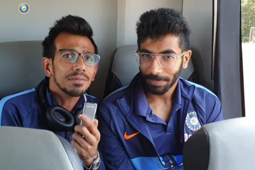 चहल संघातील खेळाडूंना खोचक प्रश्न विचारतो. संघाच्या बसमध्ये, ड्रेसिंग रुममध्ये काय चाललंय याची माहिती व्हिडिओतून देत असतो. चहल संघातील खेळाडूंना खोचक प्रश्न विचारतो. संघाच्या बसमध्ये, ड्रेसिंग रुममध्ये काय चाललंय याची माहिती व्हिडिओतून देत असतो.