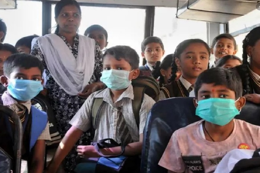 शाळा सुरु व्हावी असं सळ्यांनाच वाटतं मात्र विद्यार्थ्यांच्या सुरक्षेला सर्वोच्च प्राधान्य द्या असा इशारा जागतिक आरोग्य संघटनेने दिला आहे.