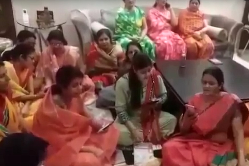 ‘भाग जा रे कोरोना भाग जा’, महाभयंकर व्हायरसला पळवणारं भजन, पाहा व्हिडीओ