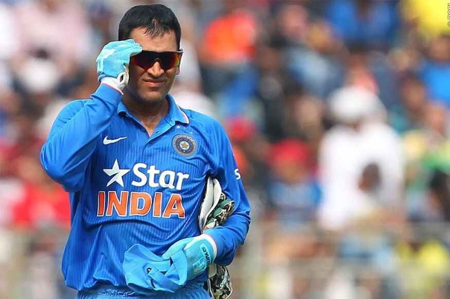 धोनी संपवू शकतो इंग्लंडच्या 'या' चॅम्पियन खेळाडूचं करिअर, माजी क्रिकेटपटूचा खुलासा
