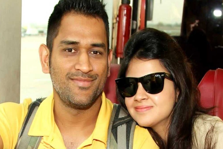 Coronavirus : दान केलेल्या रकमेवरून धोनी ट्रोल! भडकलेली साक्षी म्हणाली,'लाज वाटते...'