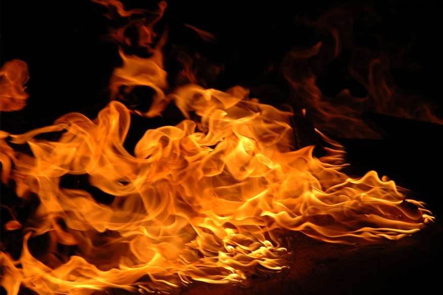 रिक्षा चालवून संसार उभारला, काही क्षणात आगीने केली राखरांगोळी!