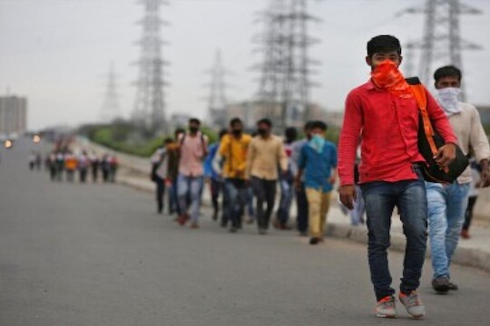 महाराष्ट्रातून बाहेर पडण्याचा धक्कादायक VIDEO, पोलीस ही गेले चक्रावून!