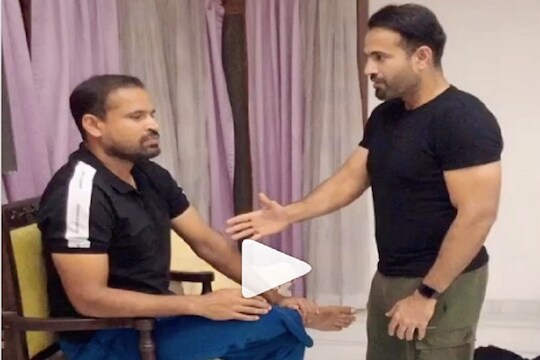 VIDEO : लाला हाथ तो मिला लेते! कोरोनाला रोखण्यासाठी पठाण बंधूंची फिल्मी स्टाईल