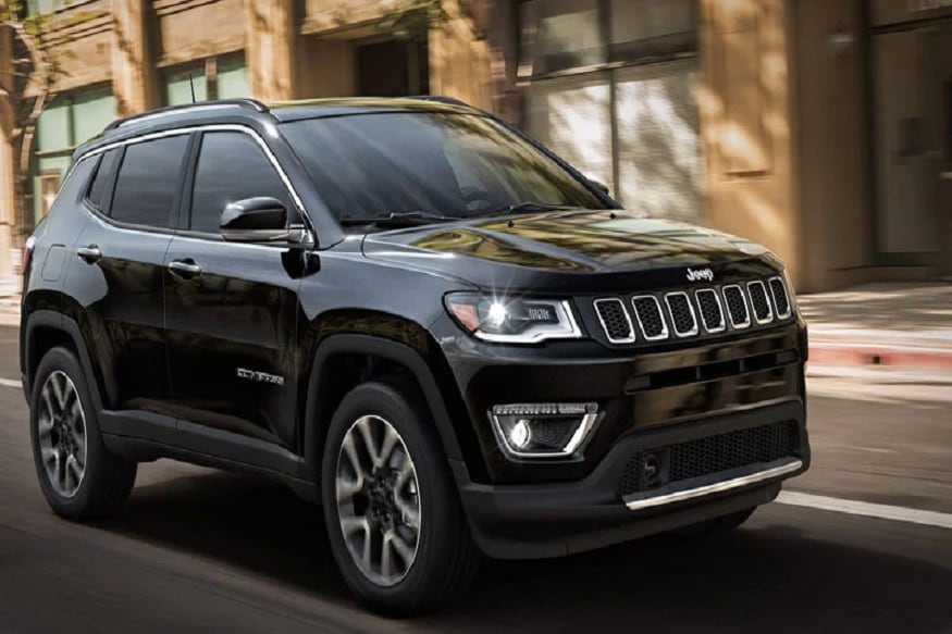 Jeep कंपनीने प्रीमियम एसयुव्ही Compass च्या BS4 मॉडेलची खरेदी केल्यास 2 लाखांचा डिस्काउंट दिला आहे. ही कार मॅन्युअल आणि ऑटोमेटिक ट्रान्समिशनसह मिळते. Jeep कंपनीने प्रीमियम एसयुव्ही Compass च्या BS4 मॉडेलची खरेदी केल्यास 2 लाखांचा डिस्काउंट दिला आहे. ही कार मॅन्युअल आणि ऑटोमेटिक ट्रान्समिशनसह मिळते.