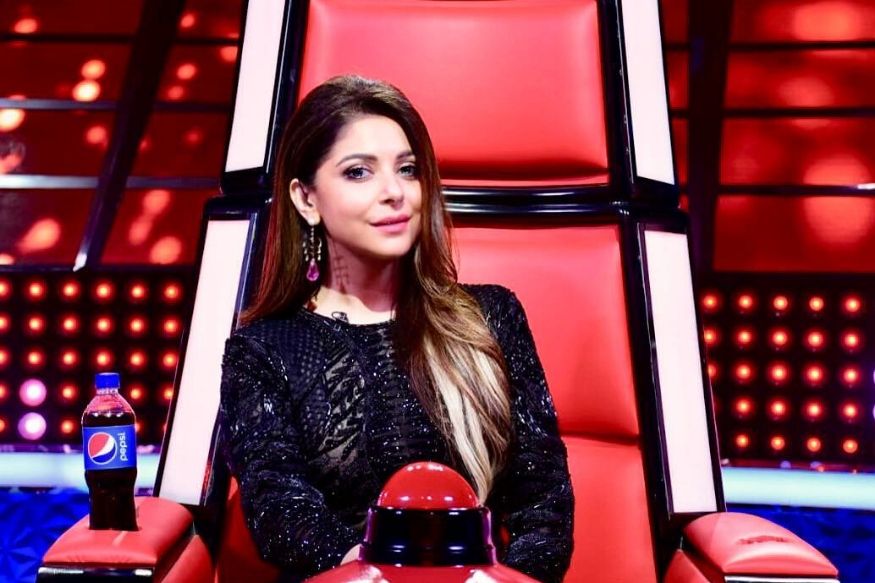 वयाच्या 17 व्या वर्षी लग्न, घटस्फोट ते 3 मुलांची सिंगल मदर, असं आहे कनिका कपूरचं पर्सनल लाइफ