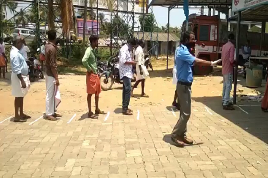 कोरोनाच्या भीतीने त्यानं घेतलं डबल प्रोटेक्शन, VIDEO एकदा बघाच