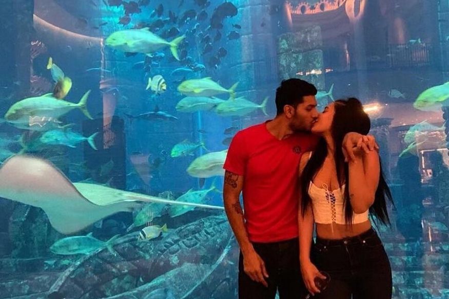 टायगर श्रॉफच्या बहिणीनं बॉयफ्रेंडला केलं Lip Lock Kiss, फोटो शेअर करून म्हणाली...