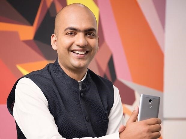 मनू कुमार जैन, मॅनेजिंग डायरेक्टर, शाओमी इंडिया – जैन यांनी त्यांच्या कंपनीकडून कर्नाटक, पंजाब आणि दिल्लीमधील हॉस्पीटल आणि पोलिसांना N95 मास्कचा पुरवठा केला आहे. मनू कुमार जैन, मॅनेजिंग डायरेक्टर, शाओमी इंडिया – जैन यांनी त्यांच्या कंपनीकडून कर्नाटक, पंजाब आणि दिल्लीमधील हॉस्पीटल आणि पोलिसांना N95 मास्कचा पुरवठा केला आहे.