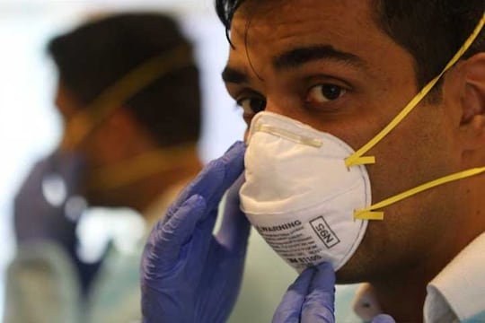 या मास्कची प्रमुख वैशिष्ट्य हे आहे की हा हवेतील 95% दूषित कणांपासून आपलं संरक्षण करतो. सर्जिकल मास्कपेक्षा हा मास्क जास्त प्रभावी असतो.  