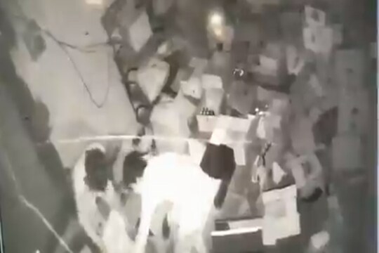 नागपूरमध्ये कडकडीत लॉकडाउन अन् चोरांनी फोडले बिअरबार, पाहा हा VIDEO