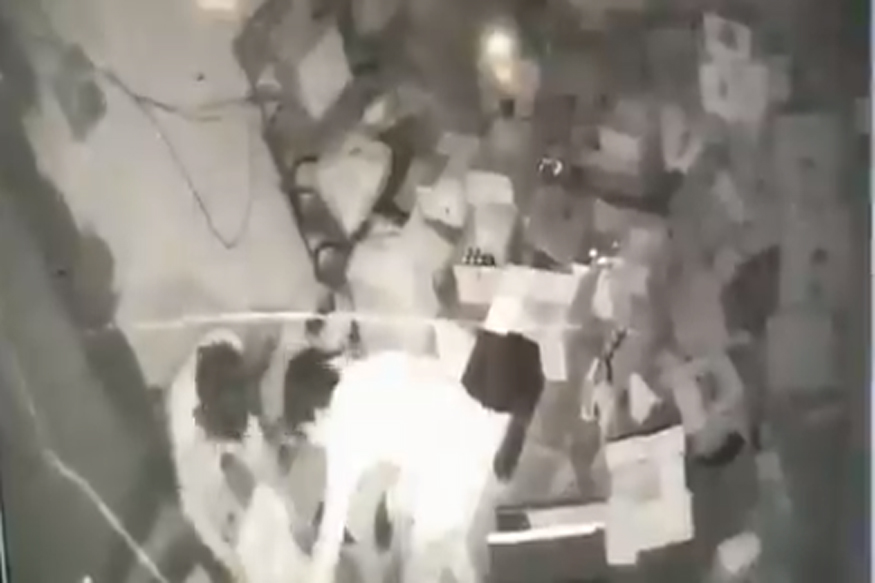 नागपूरमध्ये कडकडीत लॉकडाउन अन् चोरांनी फोडले बिअरबार, पाहा हा VIDEO