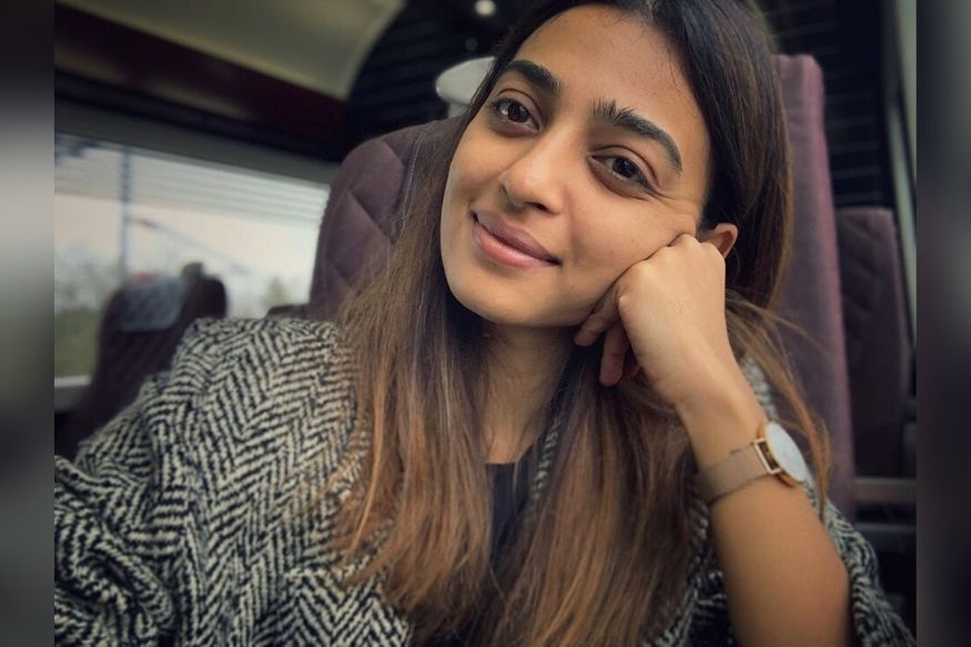 Coronavirus चा धोका असूनही राधिका आपटे पोहोचली लंडनला, शेअर केला एअरपोर्टवरील अनुभव