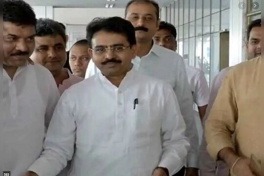 मध्य प्रदेशचा महाराष्ट्रात परिणाम, काँग्रेसने युवा नेत्याला दिली संधी
