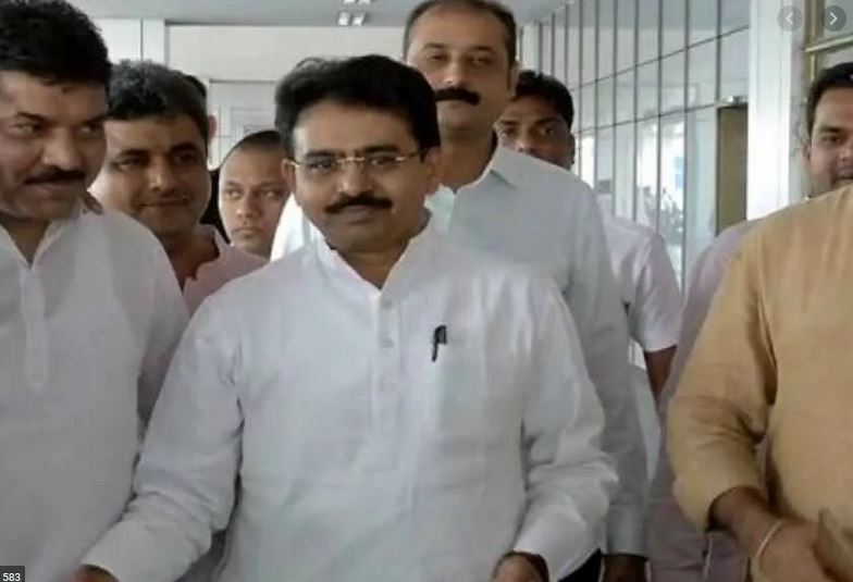 मध्य प्रदेशचा महाराष्ट्रात परिणाम, काँग्रेसने युवा नेत्याला दिली संधी