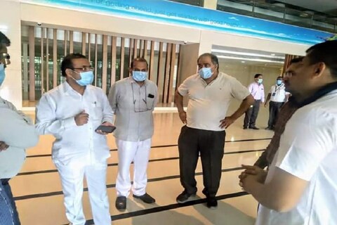 मुंबईतल्या (Mumbai) कस्तुरबा रुग्णालयात कोरोनाव्हायरसच्या (Coronavirus) 80 संशयित रुग्णांवर उपचार सुरू आहेत, अशी माहिती आरोग्यमंत्री राजेश टोपे यांनी दिली आहे.