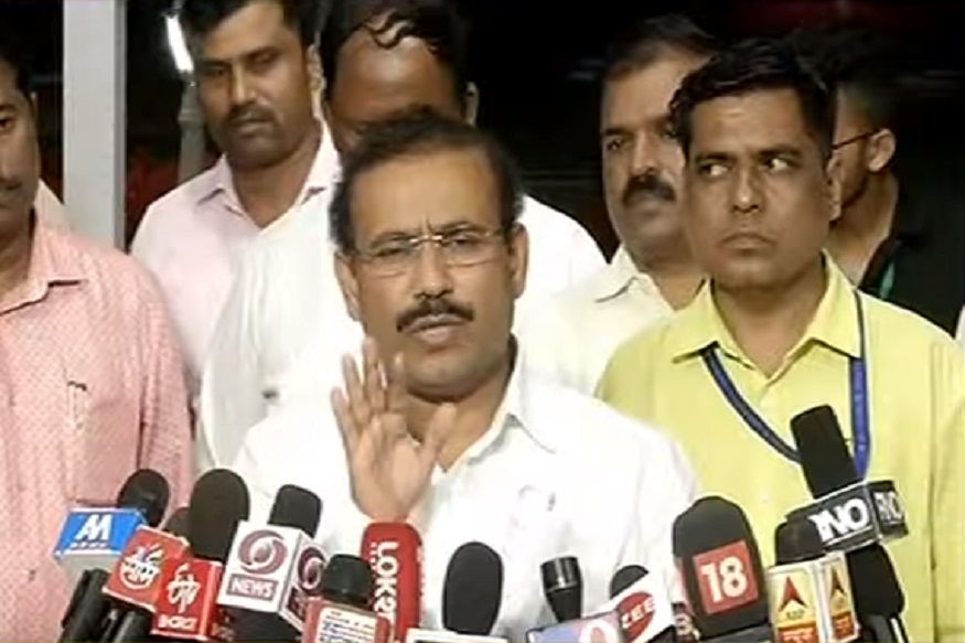 'एकदम लॉकडाऊन संपणार नाही, तर...', अखेर आरोग्यमंत्र्यांनीच केलं स्पष्ट