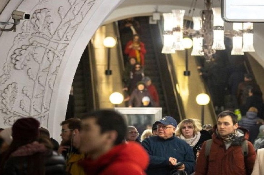 कोरोनाला रोखण्यासाठी 'या' देशाचा हायटेक प्लॅन, शहरभर लावले 1 लाख CCTV