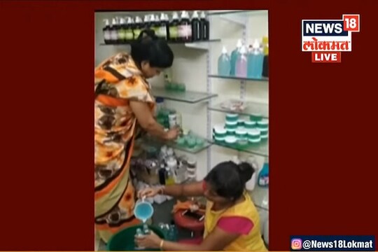VIDEO तुम्ही वापरत असलेलं सॅनिटायझर बनावट नाही ना? पाहा मुंबईतल्या कारखान्याचा उद्योग