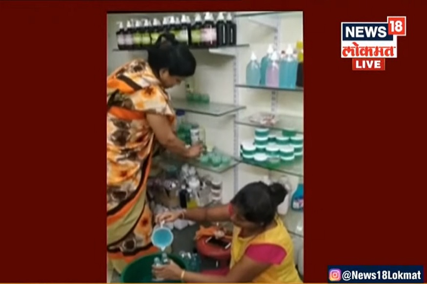 VIDEO तुम्ही वापरत असलेलं सॅनिटायझर बनावट नाही ना? पाहा मुंबईतल्या कारखान्याचा उद्योग