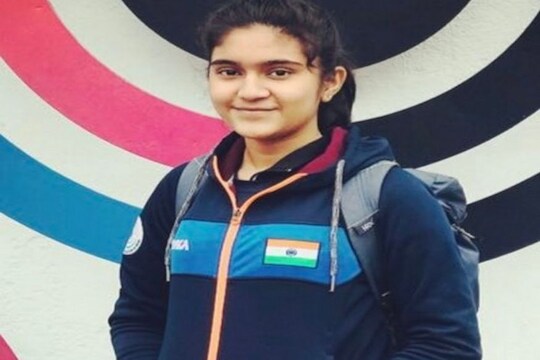 Real Champion! कोरोनाशी लढण्यासाठी 15 वर्षाच्या शूटरने सेव्हिंग्समधून दिले 30000 रु, केंद्रीय मंत्र्यांनी केलं कौतुक