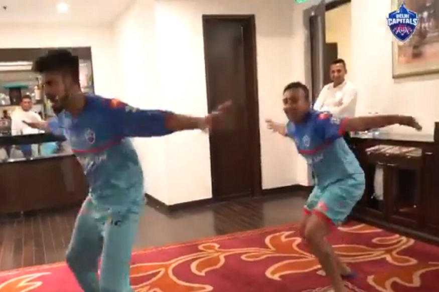 कोरोनाला पळवण्यासाठी मुंबईकर श्रेयर अय्यरचा खास डान्स, VIDEO पाहिलात का?