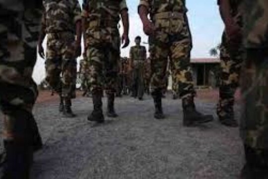 कोरोनाचा कहर! CRPF आणि SRPFच्या 40 जवानांना लागण, रुग्णांनी ओलांडली शंभरी