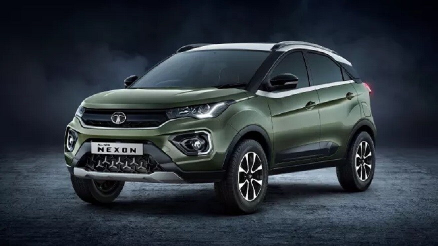 Tata Motors ने नुकतीच लाँच केलेली Tata Nexon फेसलिफ्ट मॉडेलवर मोठी सूट मिळत आहेत. एक लाख रुपयांचा डिस्काउंट दिला जात असून सर्व व्हेरिएंटवर वेगवेगळ्या रकमेची सूट दिली जात आहे. Tata Motors ने नुकतीच लाँच केलेली Tata Nexon फेसलिफ्ट मॉडेलवर मोठी सूट मिळत आहेत. एक लाख रुपयांचा डिस्काउंट दिला जात असून सर्व व्हेरिएंटवर वेगवेगळ्या रकमेची सूट दिली जात आहे.