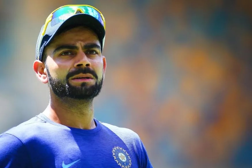 सध्या सर्वाधिक टीकेचा धनी झाला तो भारताचा कर्णधार विराट कोहली. वर्षाला 9 अब्ज रुपये मिळवणाऱ्या विराटने अद्याप तरी कोणतीच मदत दिलेली नाही. त्यानं सोशल मीडियावरून लोकांना घरीच राहण्याचा सल्ला दिला आहे. मात्र त्यानं जाहीर न करता मदत केल्याचंही म्हटलं जात आहे.