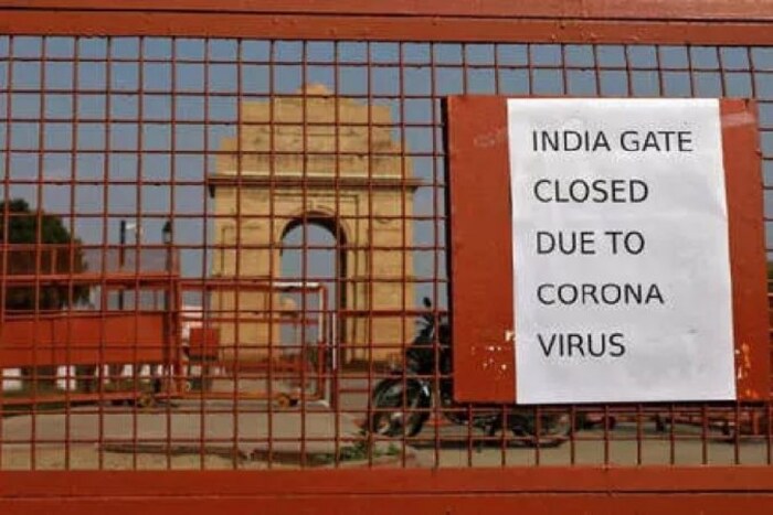 मुंबईतील मंदिरं, पर्यटनस्थळ, रेल्वे स्थानकांवरही नागरिकांना जाण्यासाठी परवानगी नाही. कर्फ्यूच्या पार्श्वभूमीवर पोलीस बंदोबस्त तैनात.