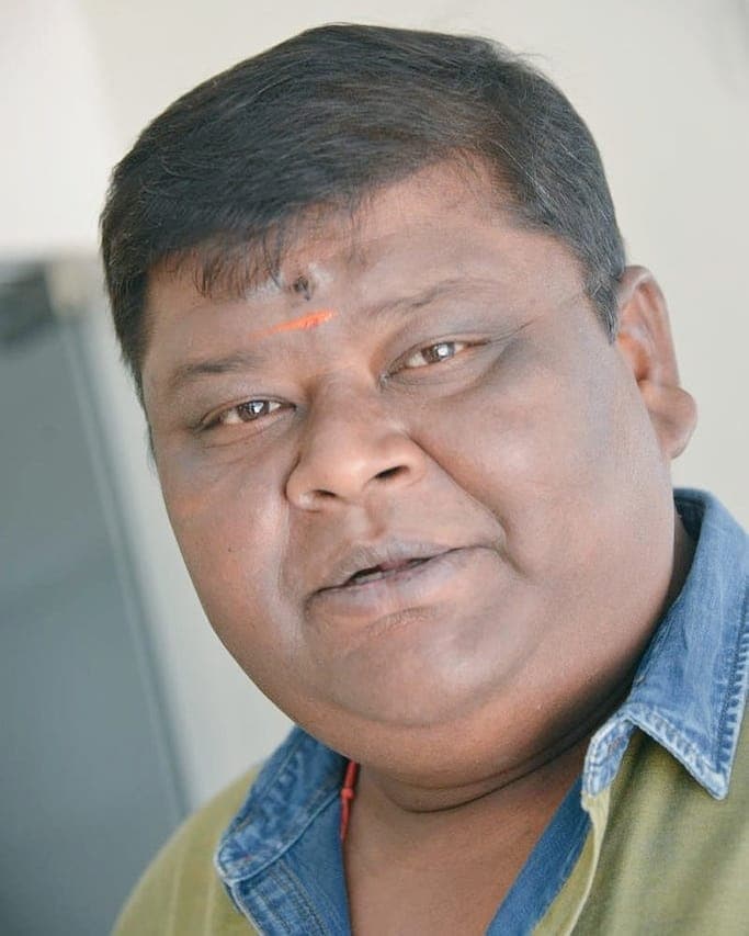 प्रकाश यांनी ध्रुव या कन्नड सिनेमातून डेब्यू केला होता. त्यांनी आतापर्यंत 300 पेक्षा जास्त सिनेमात काम केलं होतं. प्रकाश यांनी ध्रुव या कन्नड सिनेमातून डेब्यू केला होता. त्यांनी आतापर्यंत 300 पेक्षा जास्त सिनेमात काम केलं होतं.