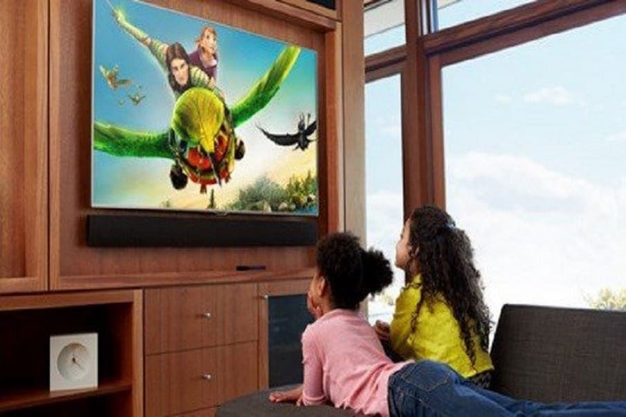 मुलांना फक्त टीव्ही, मोबाइलमध्ये गुंतवून ठेवू नका. मुलांना अशा छोट्या छोट्या गोष्टीत व्यस्त ठेवा. 