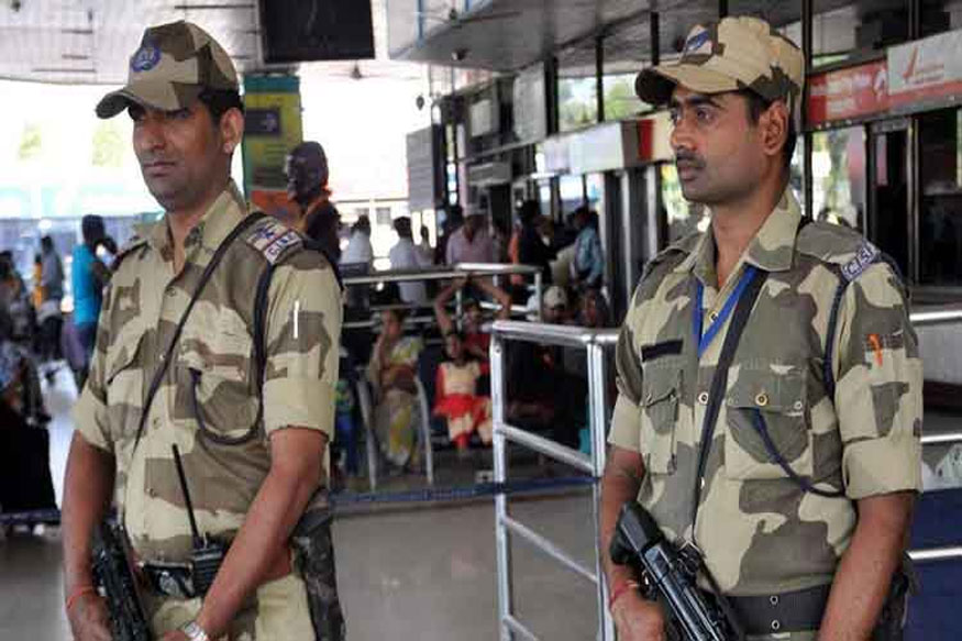 मुंबई एअरपोर्टवर कर्तव्य बजावणाऱ्या 11 जवानांना 'कोरोना', CISF कॉलनी केली सील