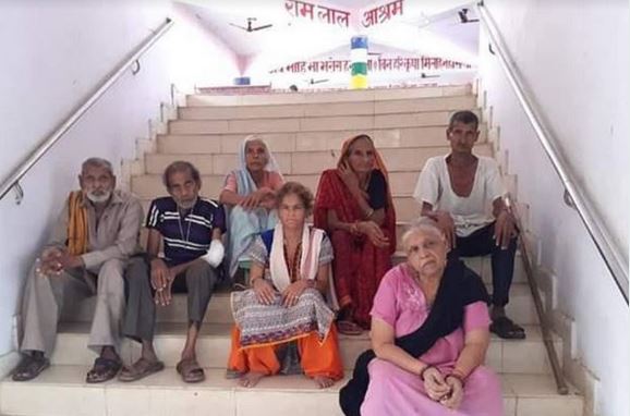 वृद्धाश्रमांची दैनावस्था, लॉकडाऊनमध्ये दान करणाऱ्यांच्या संख्येत झाली मोठी घट