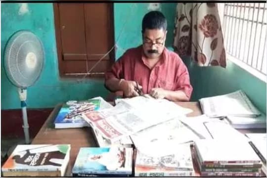 प्रेरणादायी! 20 वर्षांत घरातील एकही वृत्तपत्र विकलं नाही, लॉकडाऊनमध्ये तयार करतोय ‘कोरोना लायब्ररी’
