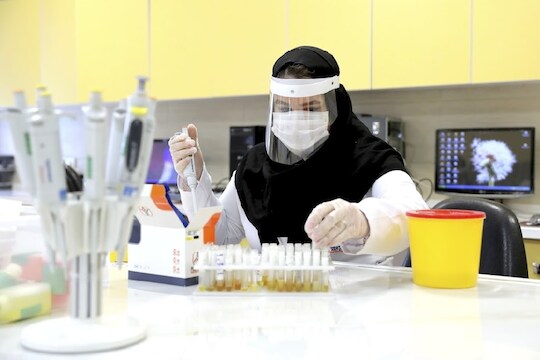 चीनच्या निरोगी रुग्णांमध्ये 70 दिवसांनी दिसली वेगळीच लक्षणं, वैज्ञानिकांची चिंता वाढली