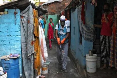 मिशन धारावीमध्ये धारावीतल्या हजारो लोकांची टेस्ट करण्यात आली. आणि लक्षणे आढळलेल्यांना तातडीने क्वारंटाइन करण्यात आलं.