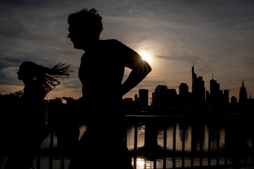 Coronavirus चा धोका : नियमित व्यायाम केल्यानं फायदा होतो का?