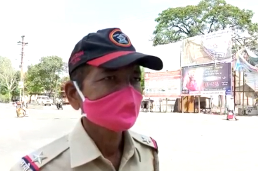 असाही एक योद्धा.. स्वत: डायलिसिसवर असून कोरोनाच्या हॉटस्पॉटमध्ये बजावतोय कर्तव्य