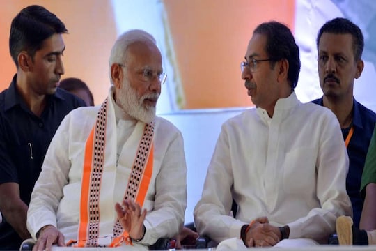 कोरोनाचं थैमान,‌ उद्धव ठाकरे यांनी PM मोदींसोबत केली महत्त्वपूर्ण चर्चा
