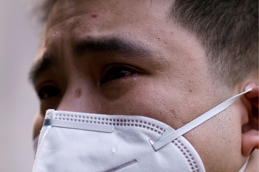 कोरोना व्हायरसपासून बचाव करण्यासाठी आरोग्य कर्मचाऱ्यांना सध्या सक्तीनं N-95 मास्क वापरण्याची गरज आहे. जाणून घ्या काय आहेत या N-95 मास्कची विशेष वैशिष्ट्य...