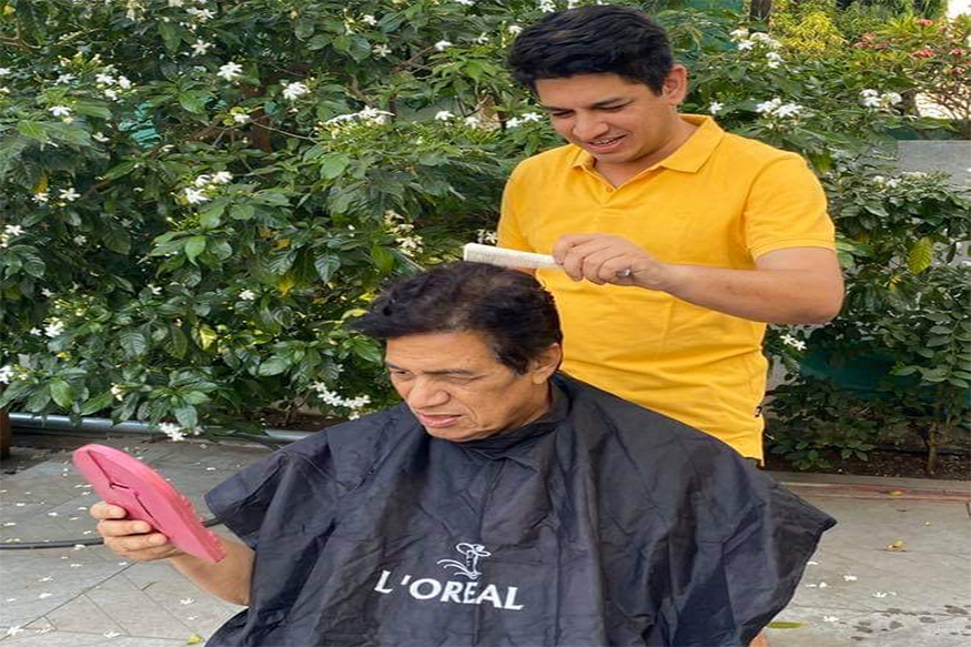 #Lockdown: युवक काँग्रेस प्रदेशाध्यक्ष मुलाने घरीच केली वडील आमदारांची कटिंग