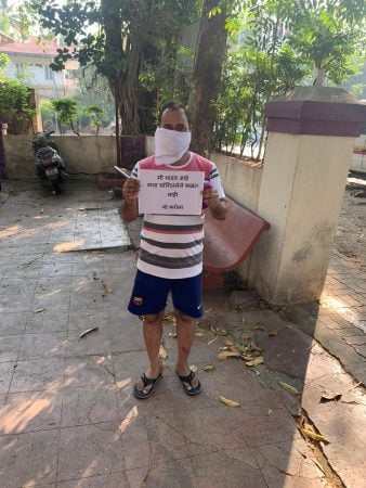 लॉकडाऊनची अंमलबजावणी देशभरात काटेकोरपणे होत असताना पुणेकर मात्र काहीना काही कारणं काढून घराबाहेर पडत आहेत. लॉकडाऊनची अंमलबजावणी देशभरात काटेकोरपणे होत असताना पुणेकर मात्र काहीना काही कारणं काढून घराबाहेर पडत आहेत.